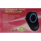 Kép 2/2 - Ultrahangos egérriasztó patkányriasztó 100m2 fekete Pest Reject 20-65KHz 4W piros jelzőfény irányfény