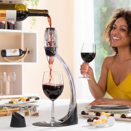 InnovaGoods professzionális borlevegőztető toronytartóval és csepegtetőtalppal (WINAIR)